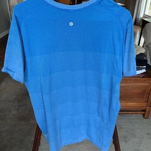 Lululemon metal vent t-shirt!!